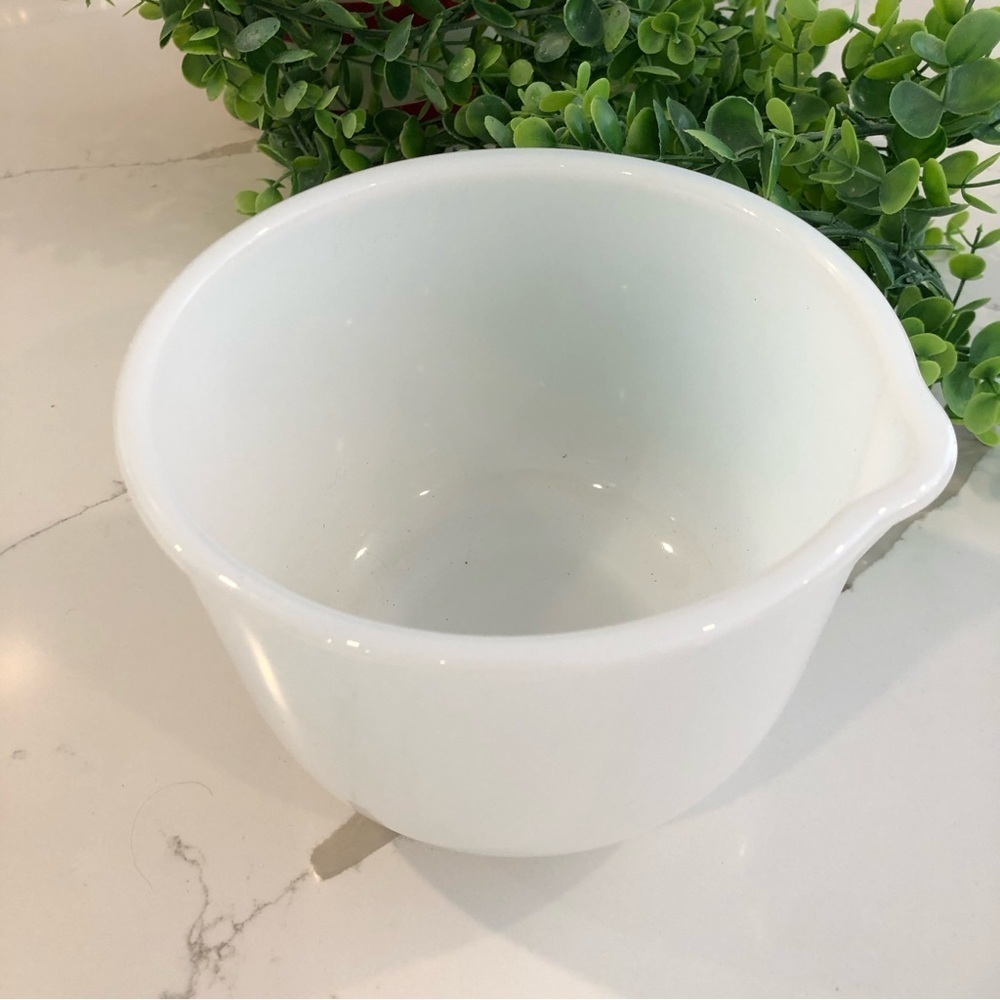 Vintage Sunbeam Glassbake baking bowl milk glass EUC mixing bowl replacement